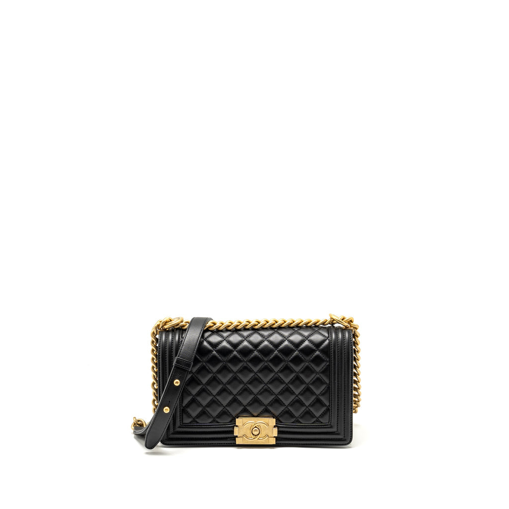 chanel-medium-boy-bag-lambskin-black-ghw