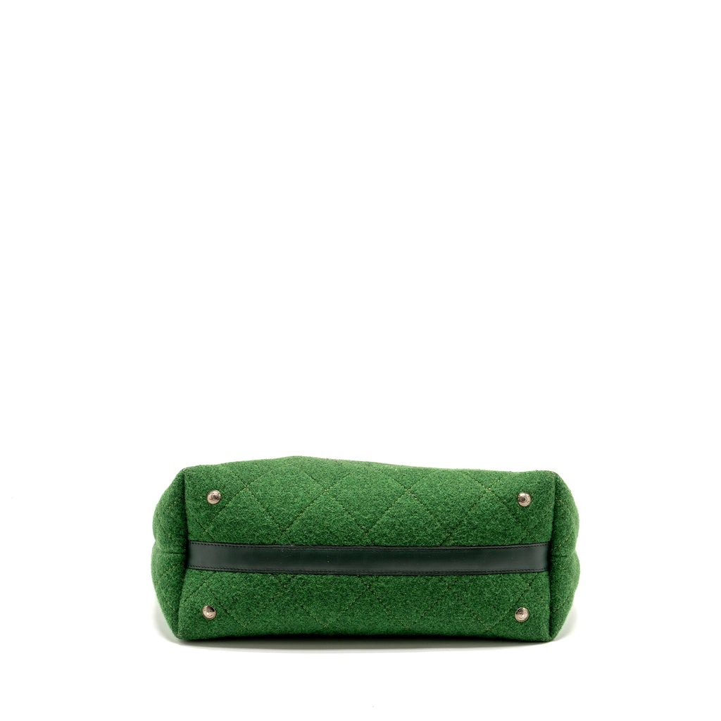 chanel-medium-quilted-pop-tote-bag-felt-leather-green-ruthenium-hardware