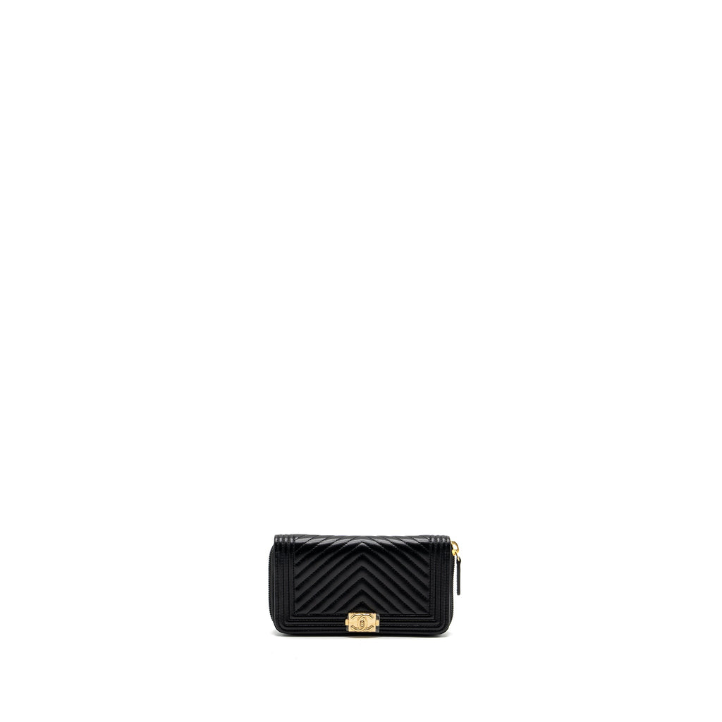 chanel-boy-zipper-wallet-chevron-lambskin-black-lghw