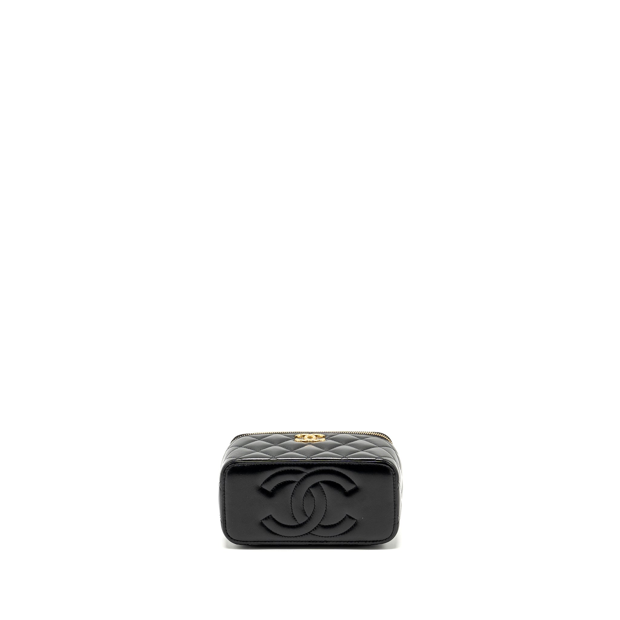chanel-23c-long-vanity-with-chain-shiny-lambskin-black-ghw