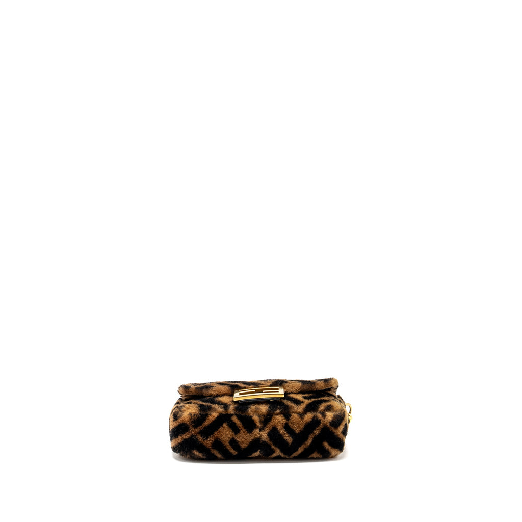 fendi-mini-baguette-bag-lamb-fur-black-brown-ghw