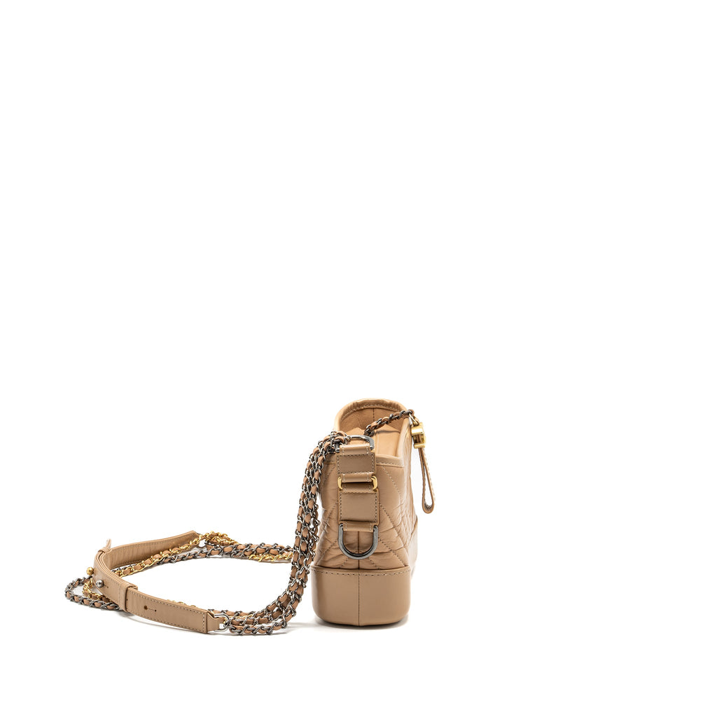 chanel-small-chevron-gabrielle-hobo-bag-calfskin-beige-multicolour-hardware