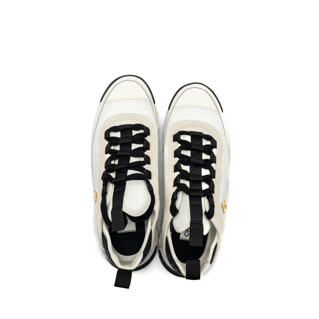 chanel-size-38-classic-sneaker-fabric-suede-calfskin-black-white