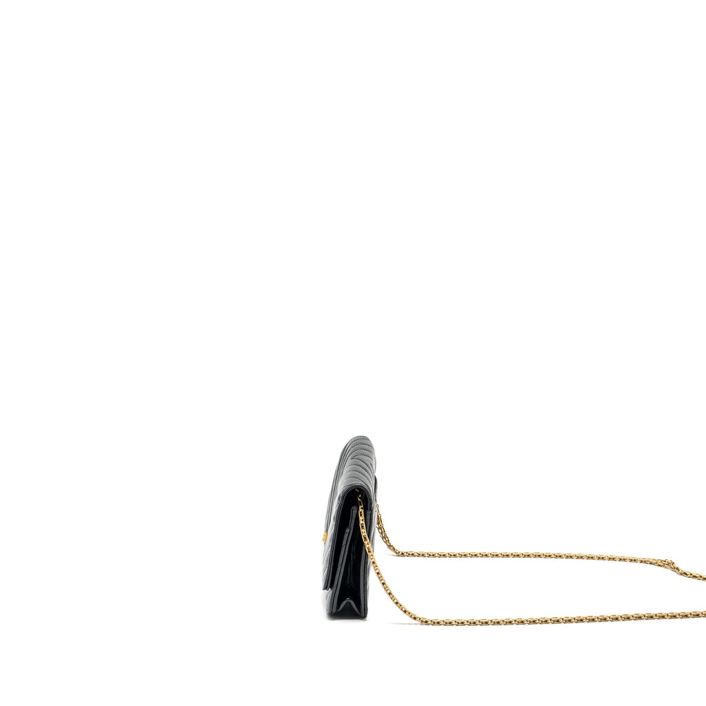 chanel-chevron-2-55-reissue-wallet-on-chain-aged-calfskin-black-ghw-microchip