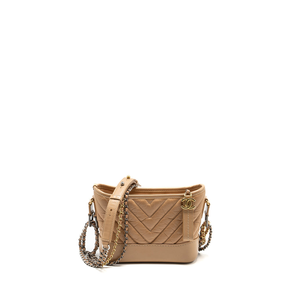 chanel-small-chevron-gabrielle-hobo-bag-calfskin-beige-multicolour-hardware