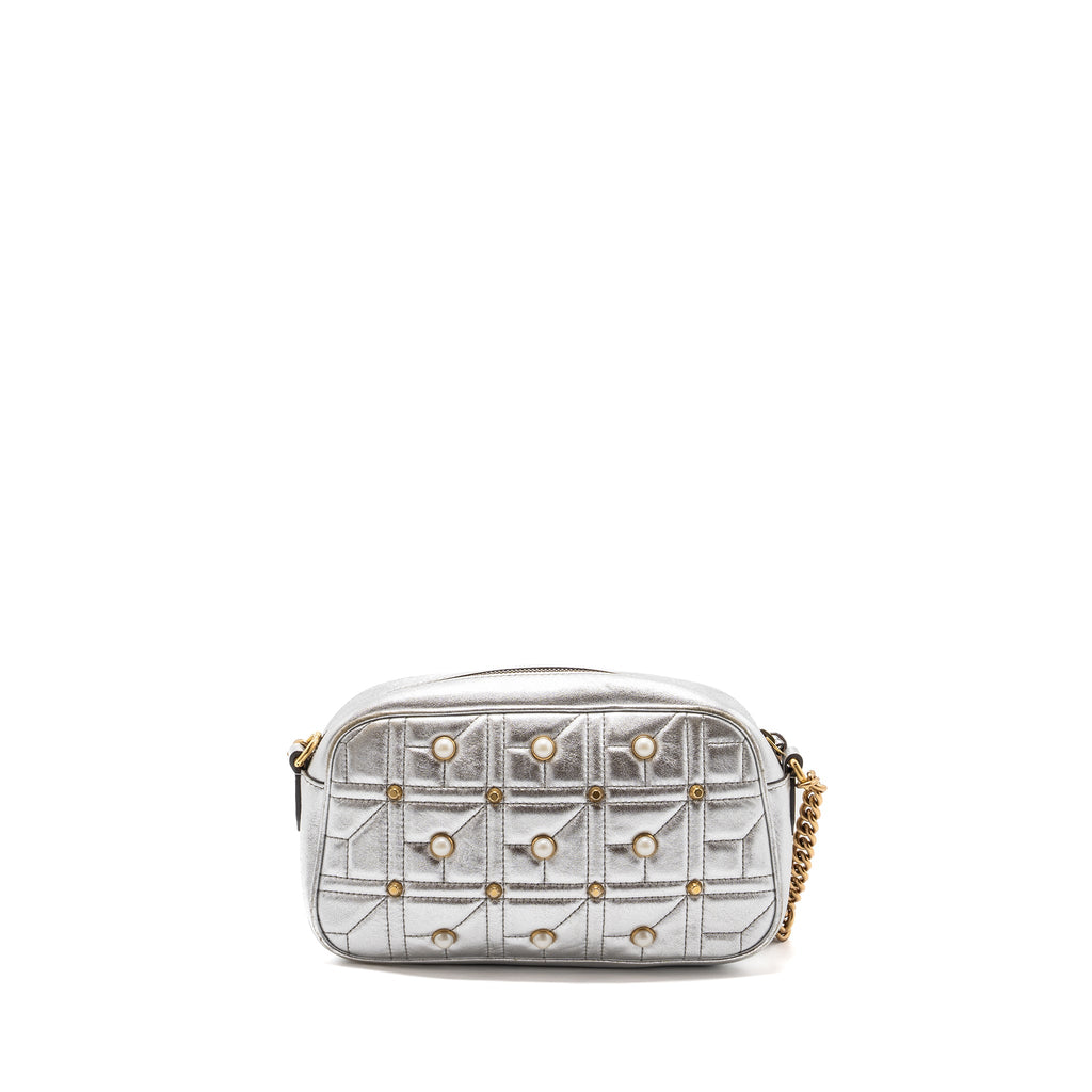 gucci-gg-marmont-camera-bag-with-pearl-leather-silver-ghw