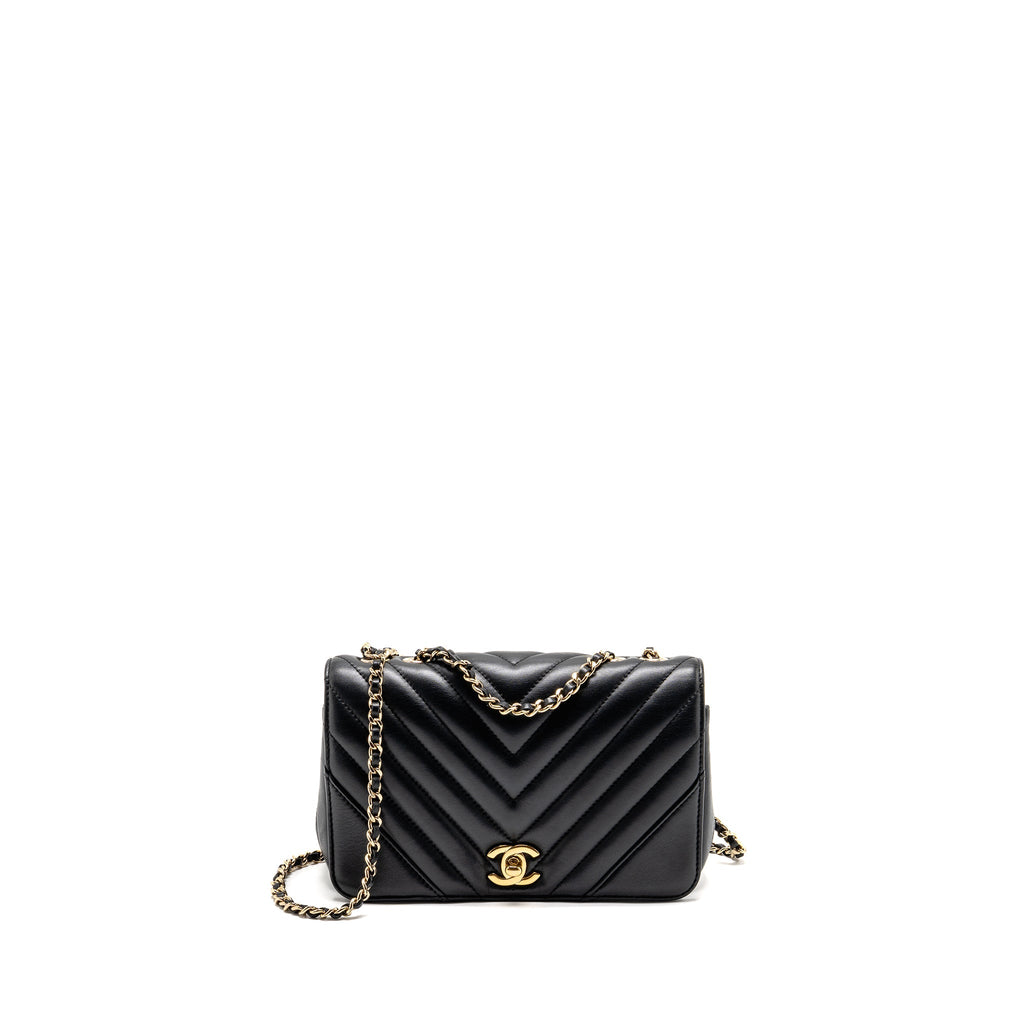 chanel-chevron-flap-bag-lambskin-black-lghw