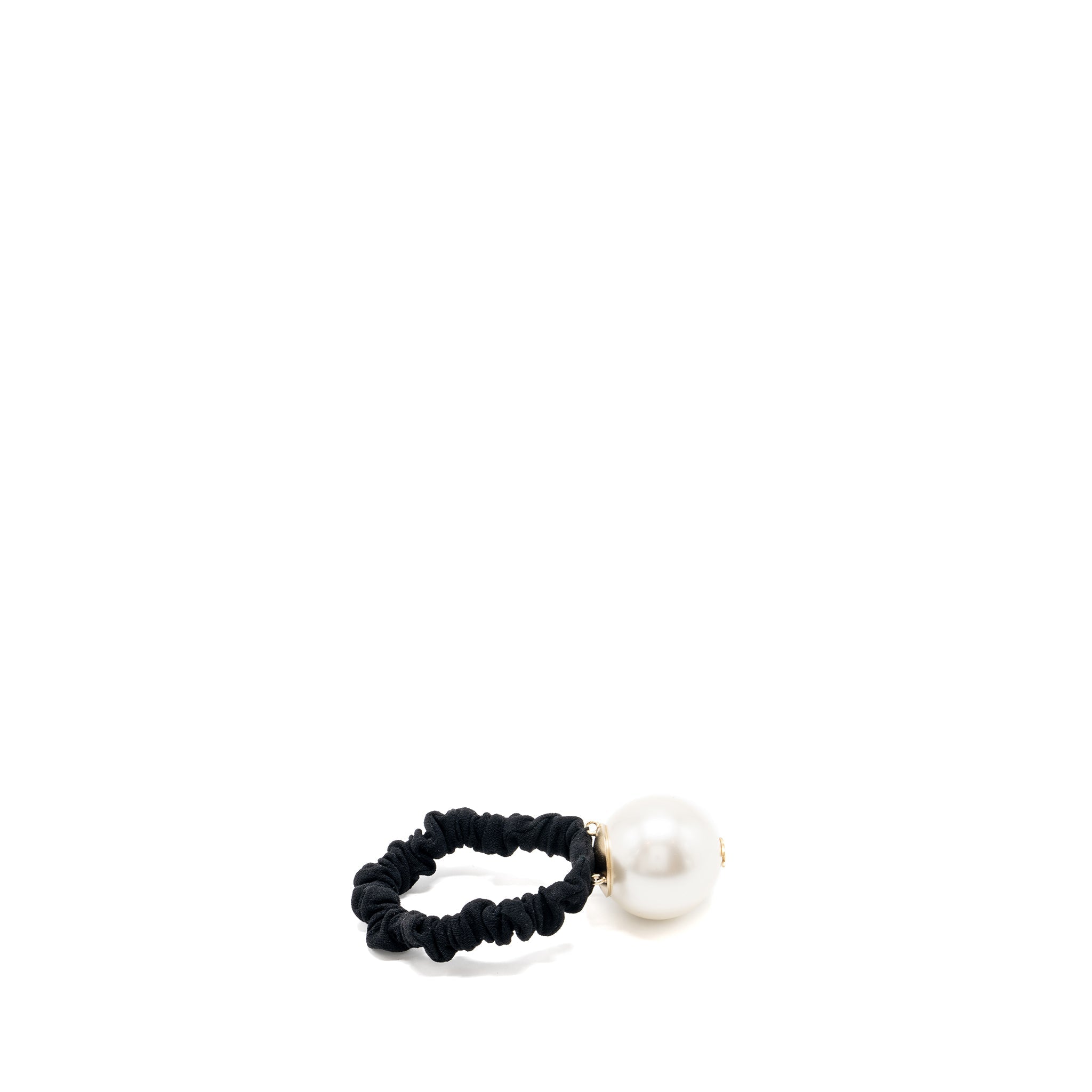 chanel-giant-pearl-hair-tie-black