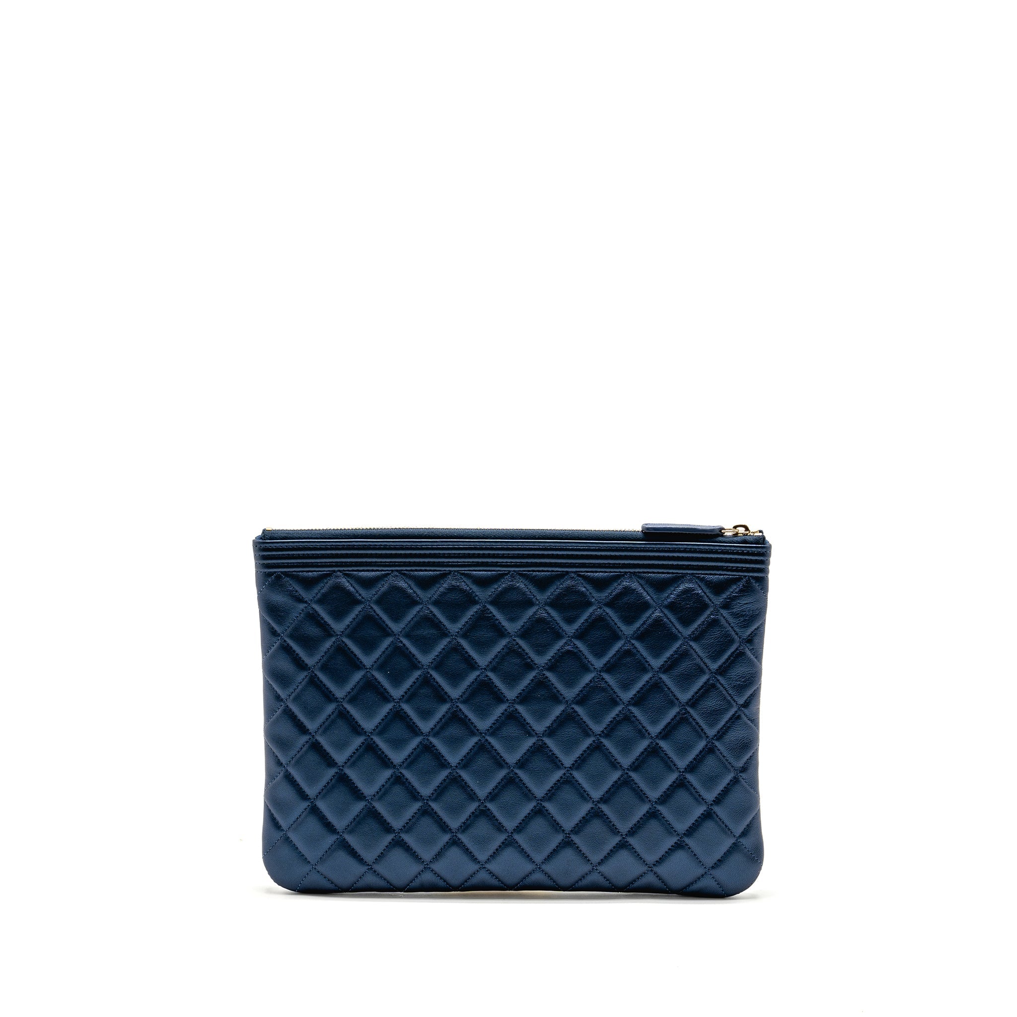 chanel-boy-clutch-calfskin-pearly-blue-ghw