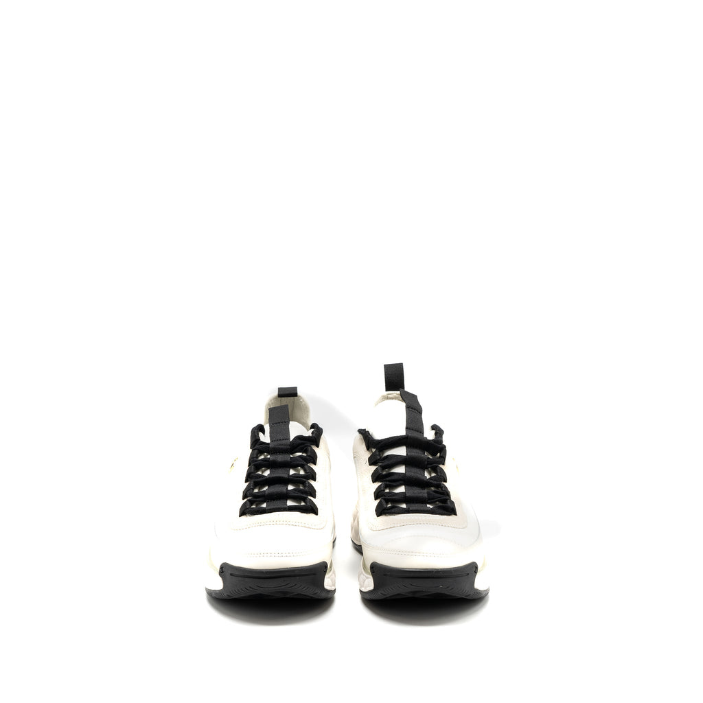 chanel-size-38-classic-sneaker-fabric-suede-calfskin-black-white