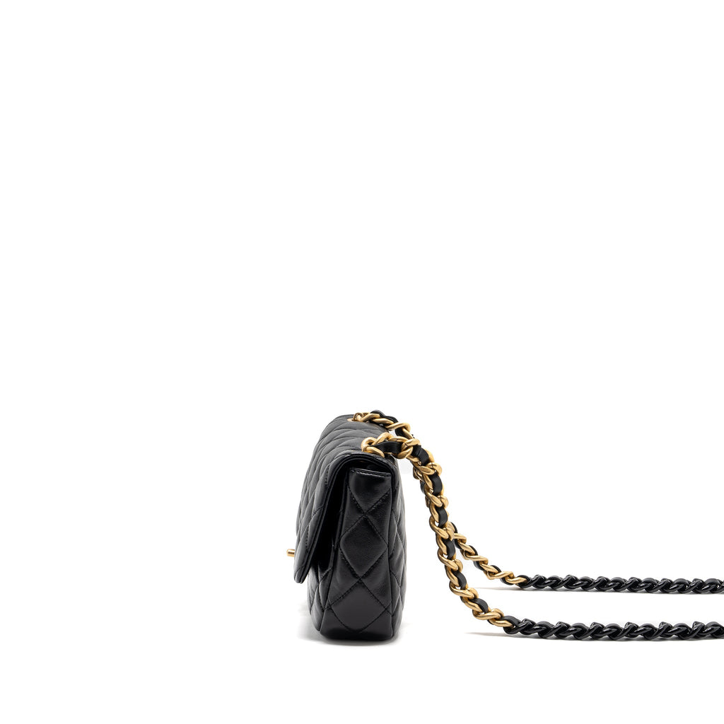 chanel-quilted-flap-bag-giant-chain-lambskin-black-gold-and-black-hardware-microchip