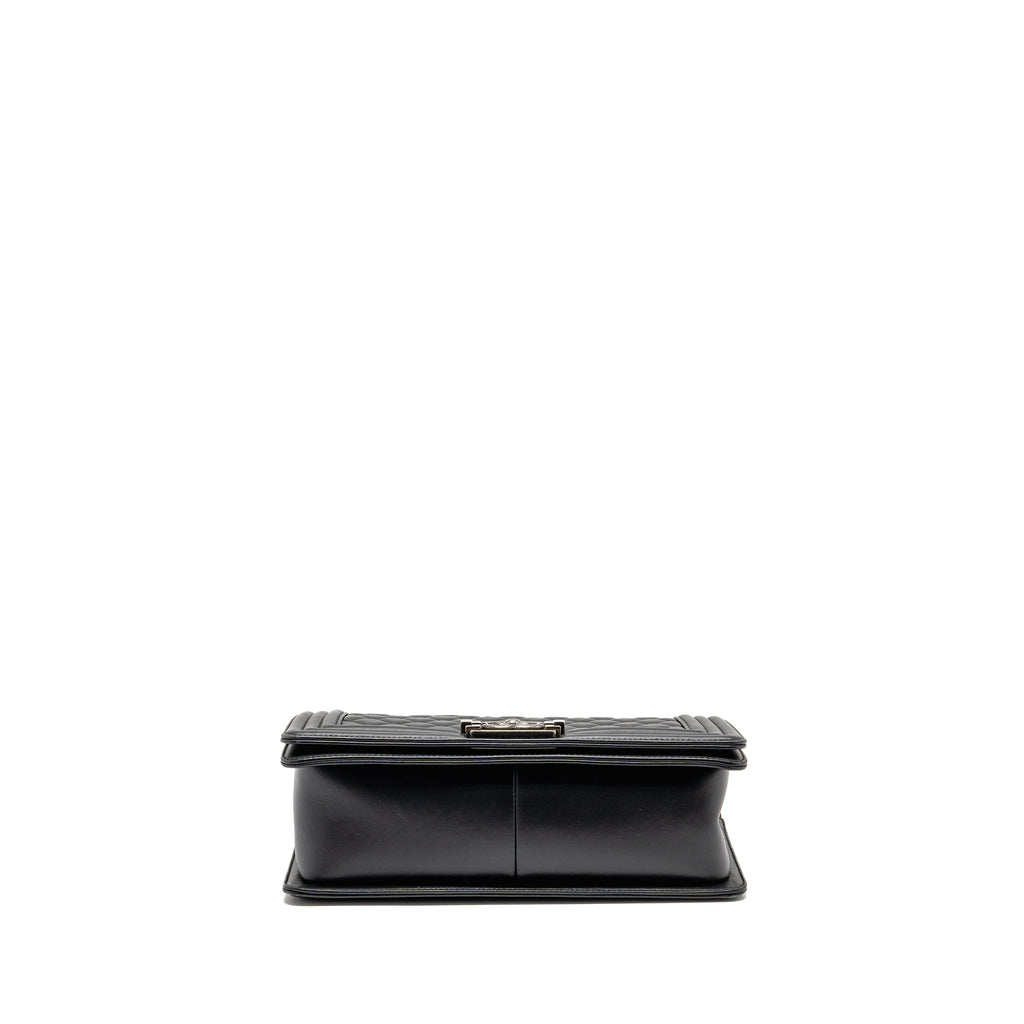chanel-medium-boy-bag-calfskin-black-ruthenium-shw-1
