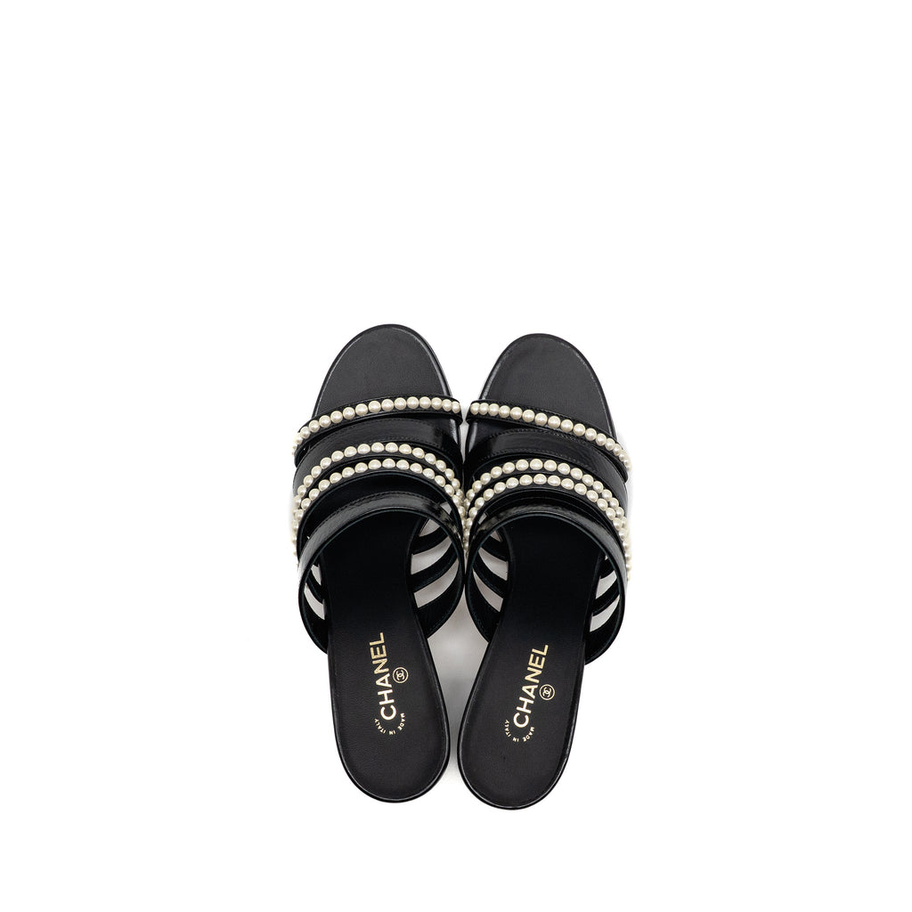 chanel-size-37-leather-pearl-sandals-black