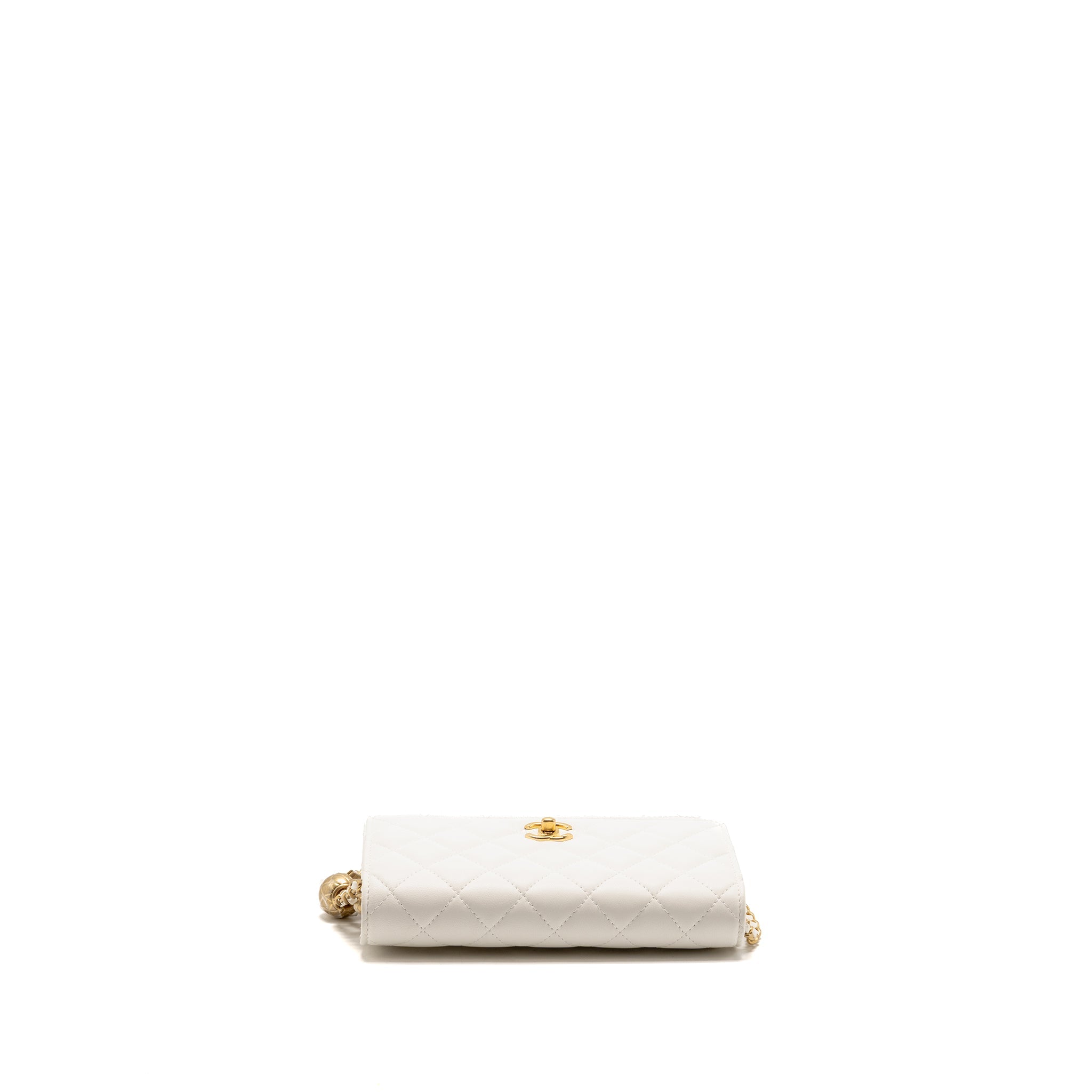 chanel-pearl-crush-wallet-on-chain-lambskin-white-ghw-microchip-3