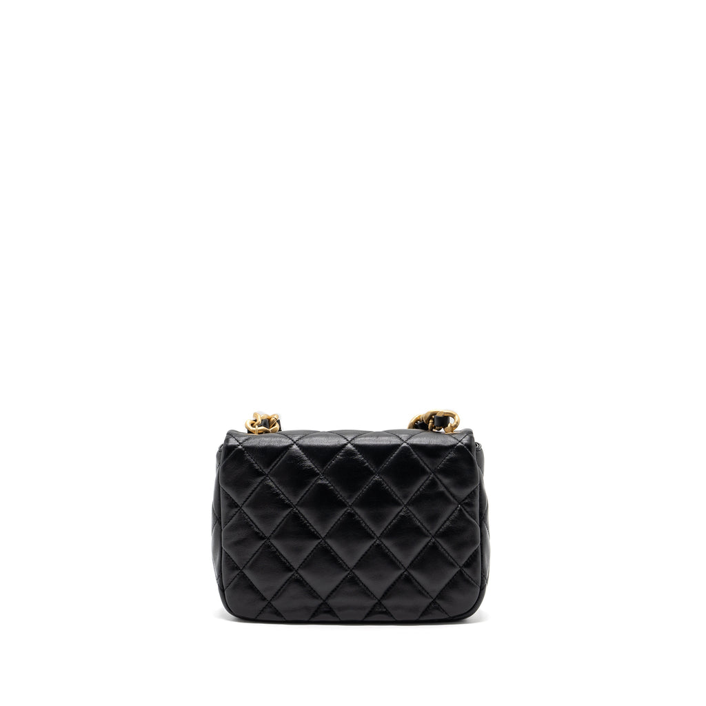 chanel-quilted-flap-bag-giant-chain-lambskin-black-gold-and-black-hardware-microchip