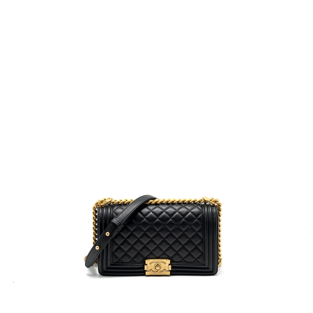 chanel-medium-boy-bag-smooth-calfskin-black-ghw