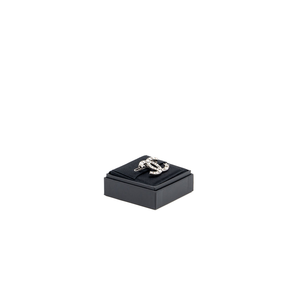 chanel-giant-cc-logo-hair-clip-with-crystal-silver-tone