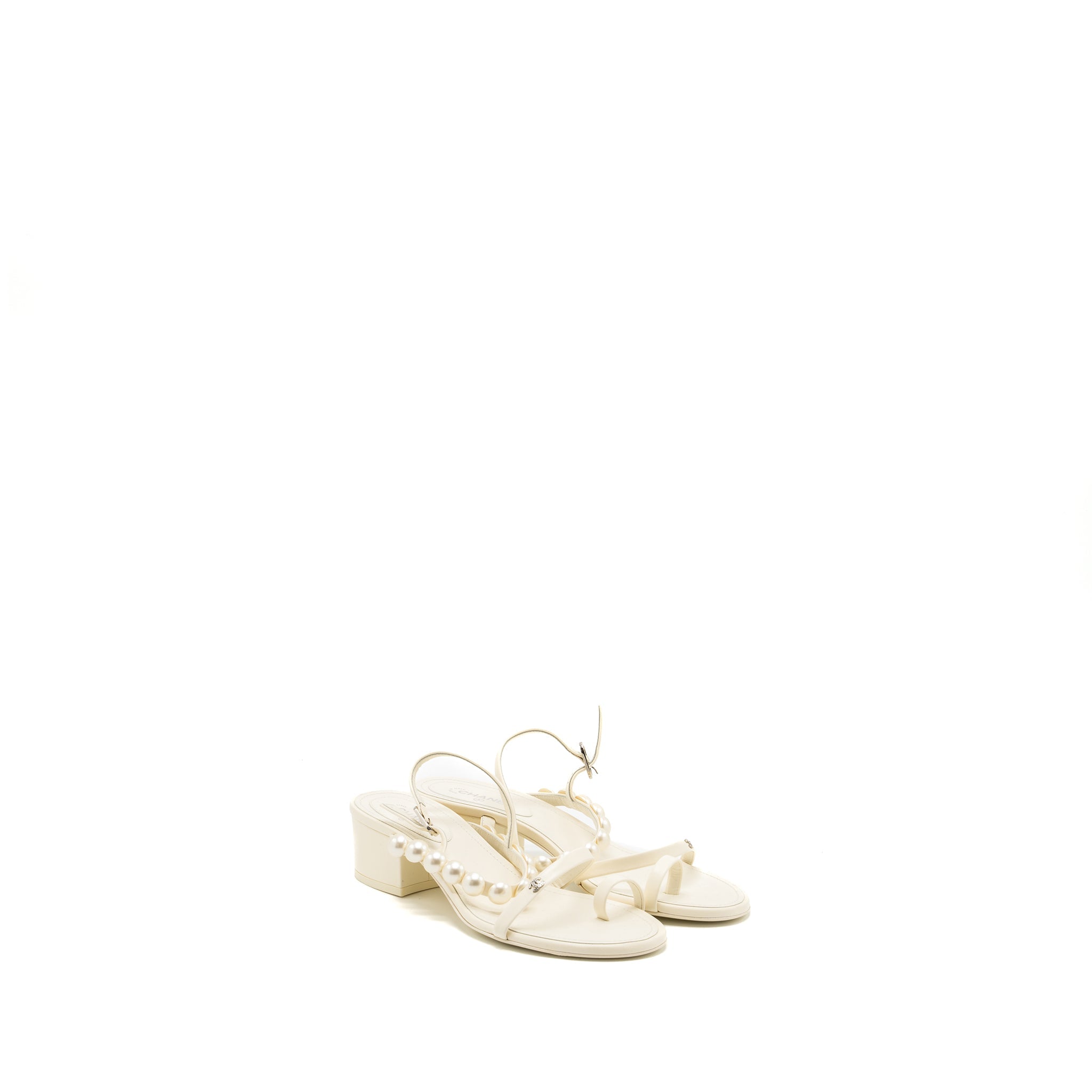 chanel-size-38-5-pearl-sandal-leather-white-shw