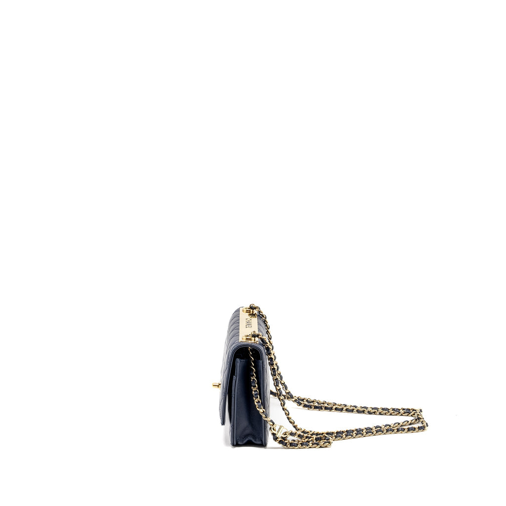chanel-trendy-cc-wallet-on-chain-navy-lambskin-lghw