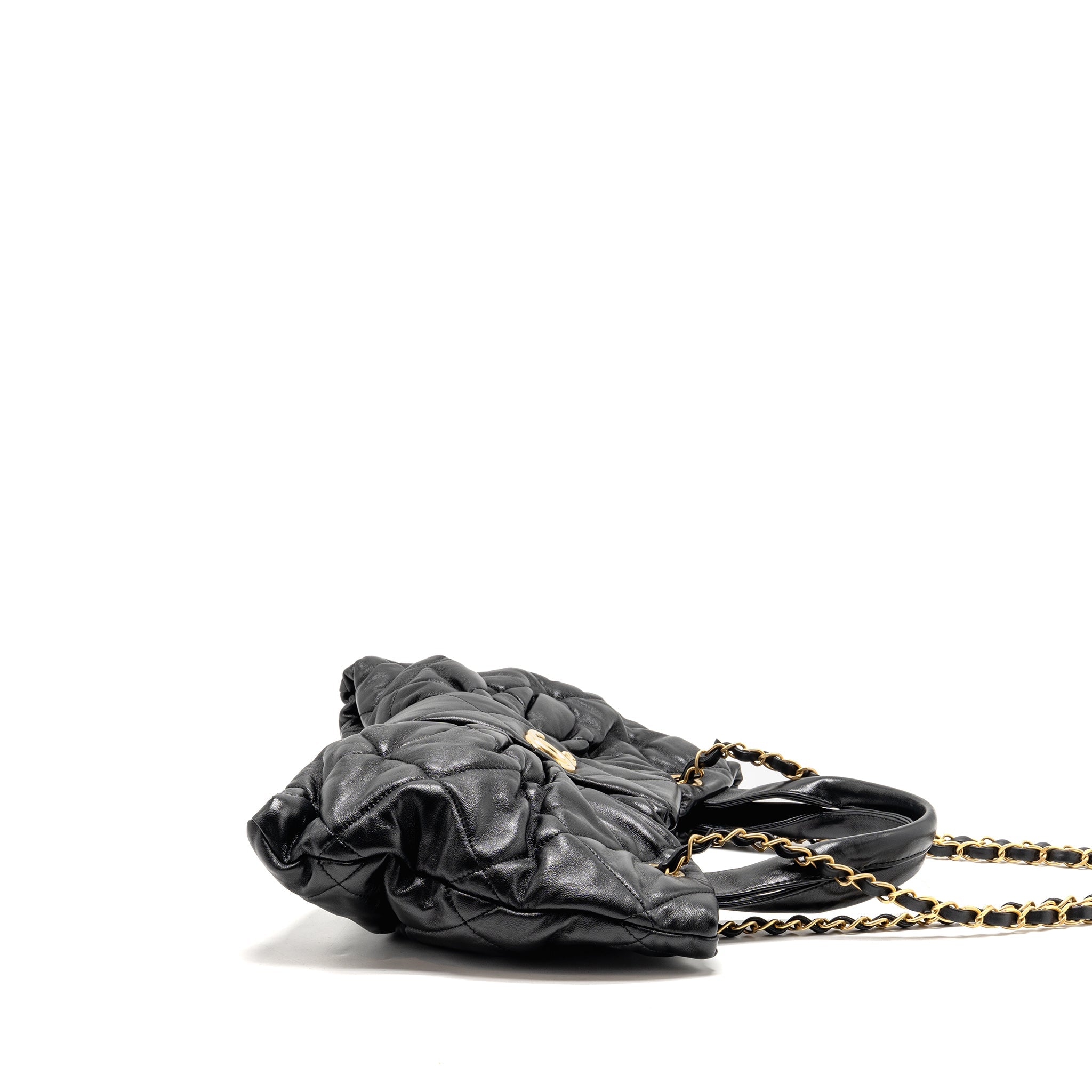 chanel-25k-medium-bow-bag-lambskin-black-ghwmicrochip