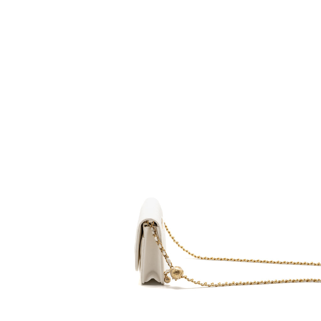 chanel-pearl-crush-wallet-on-chain-lambskin-white-ghw-microchip-3