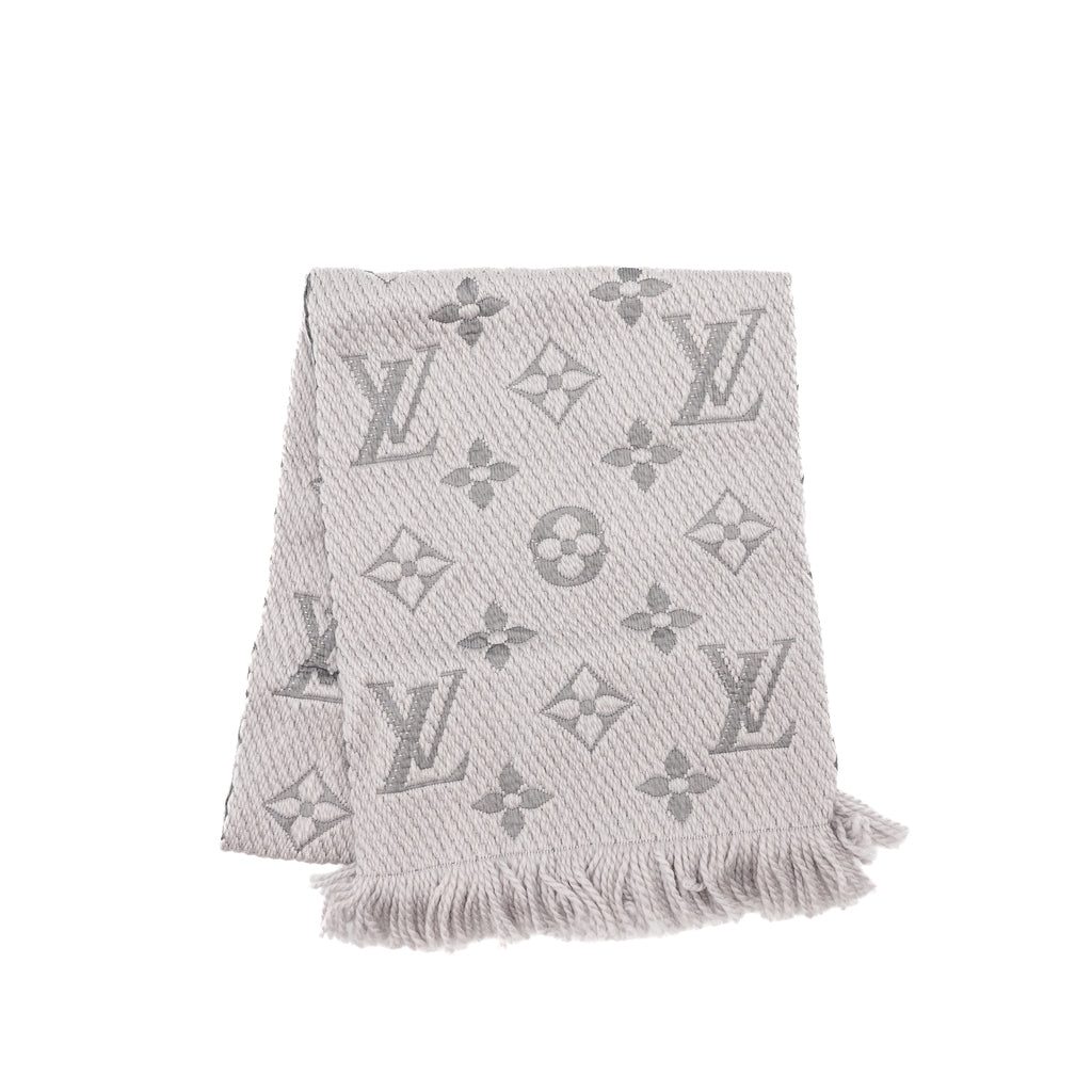 louis-vuitton-muffler-scarf-monogram-wool-silk-grey