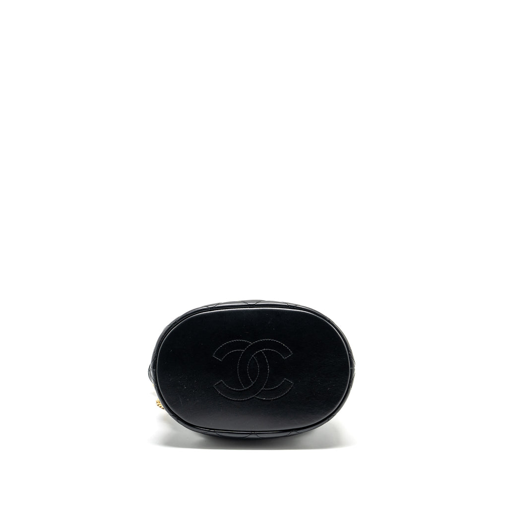 chanel-22p-drawstring-bucket-bag-lambskin-black-ghwmicrochip