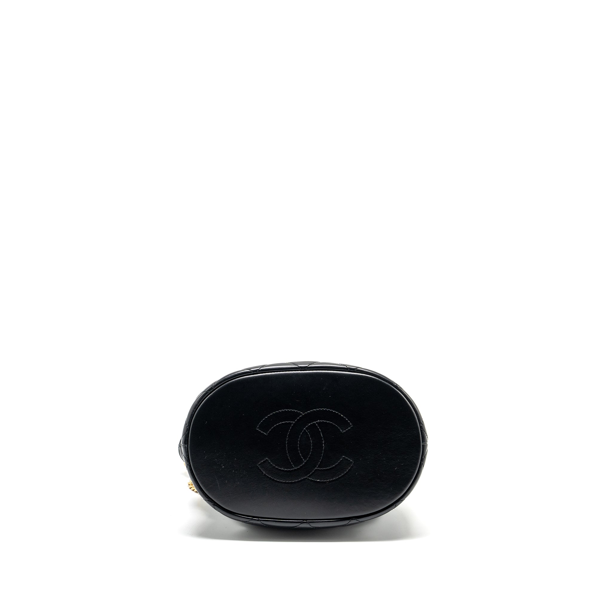 chanel-22p-drawstring-bucket-bag-lambskin-black-ghwmicrochip
