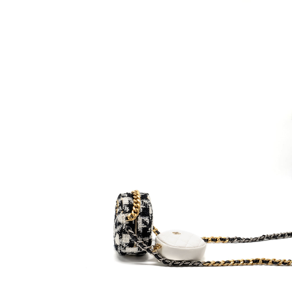 chanel-19-round-clutch-with-chain-with-coin-purse-tweed-lambskin-black-white-ghw-copy
