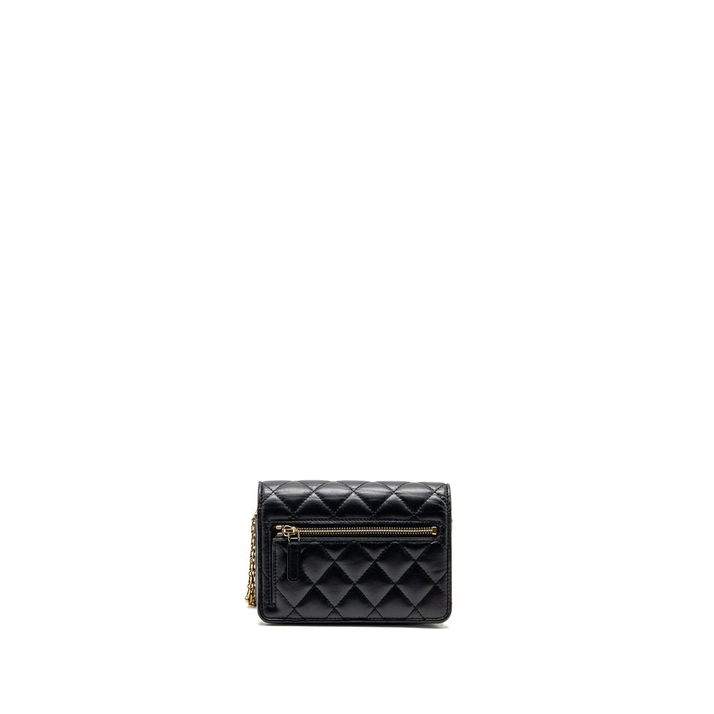 chanel-mini-2-55-reissue-wallet-on-chain-aged-calfskin-black-ghwmicrochip