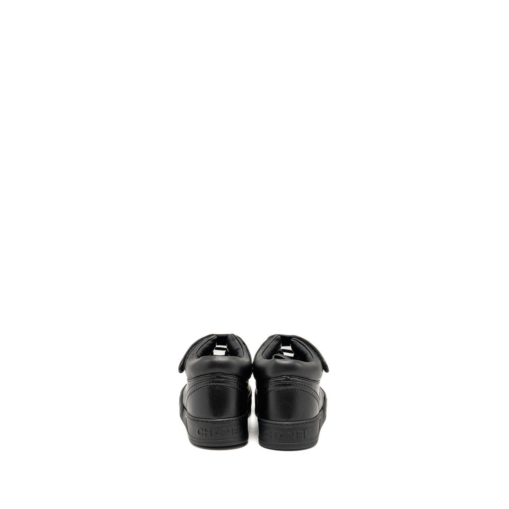 chanel-size-37-5-23a-letter-logo-sneakers-lambskin-black-lghw-copy-1