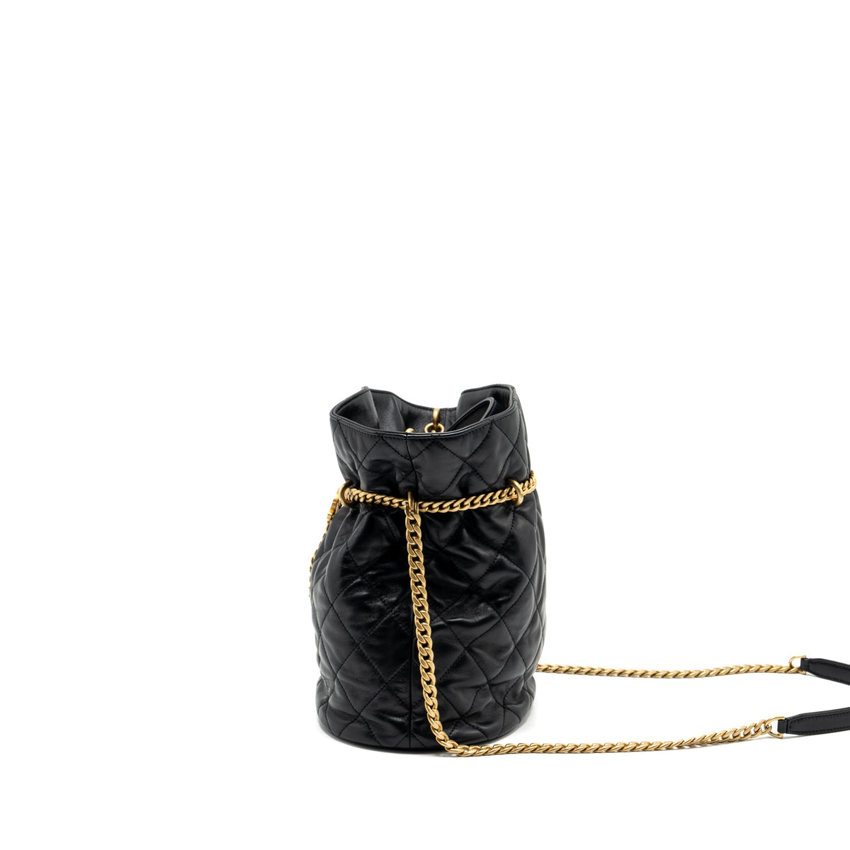 chanel-22p-drawstring-bucket-bag-lambskin-black-ghwmicrochip