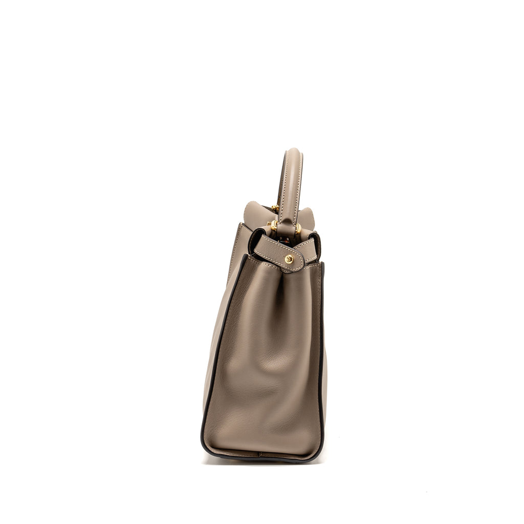 fendi-medium-peekaboo-bag-calfskin-beige-ghw