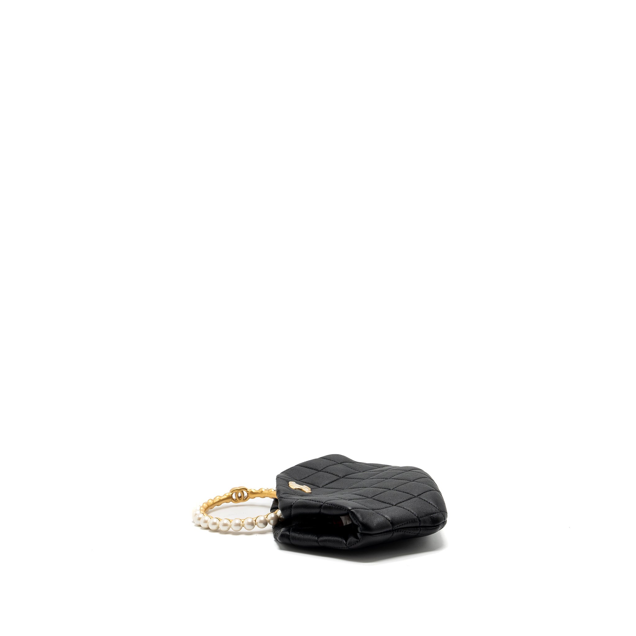 chanel-pearl-round-handle-evening-clutch-lambskin-black-ghw-microchip