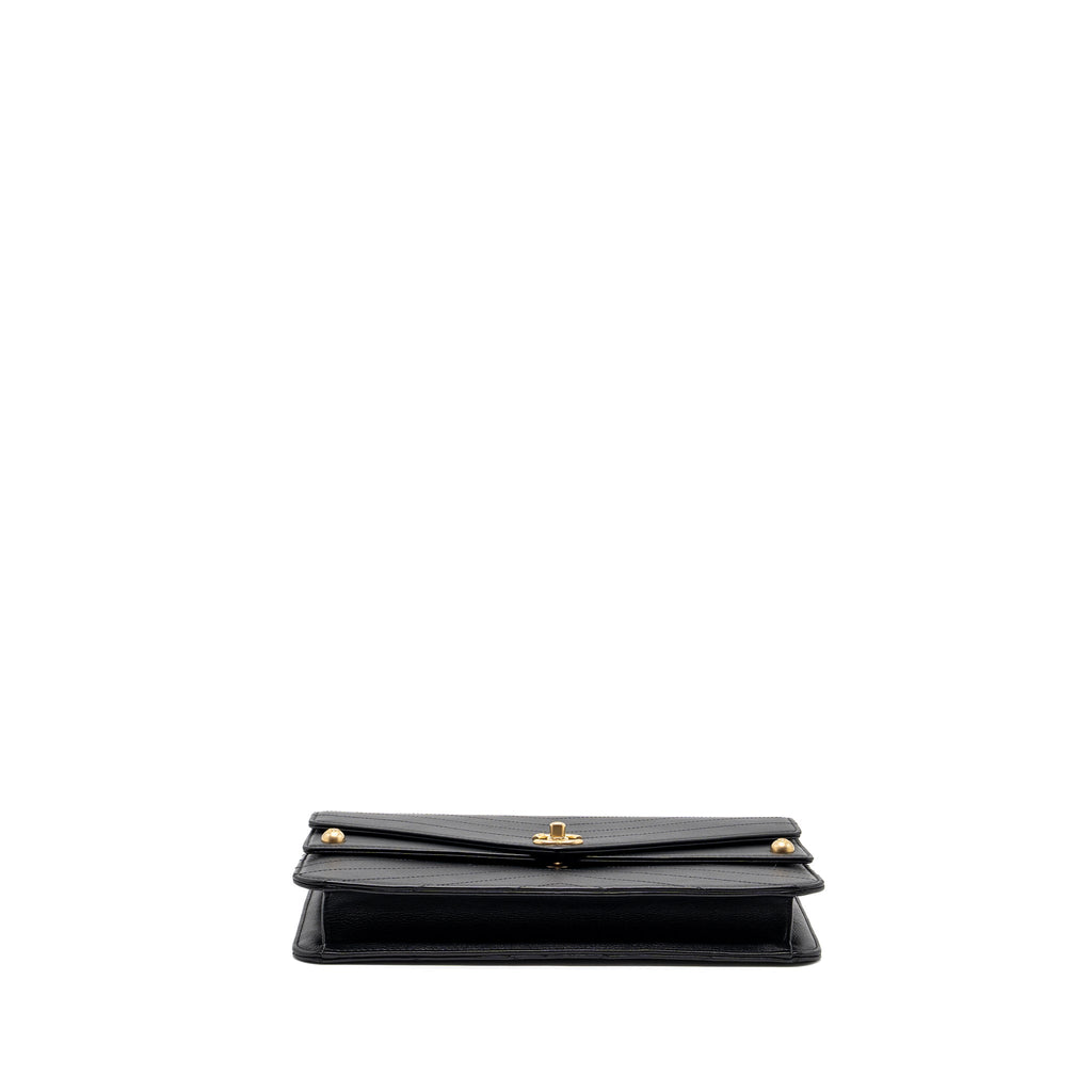 chanel-voyage-chevron-clutch-calfskin-black-ghw-copy