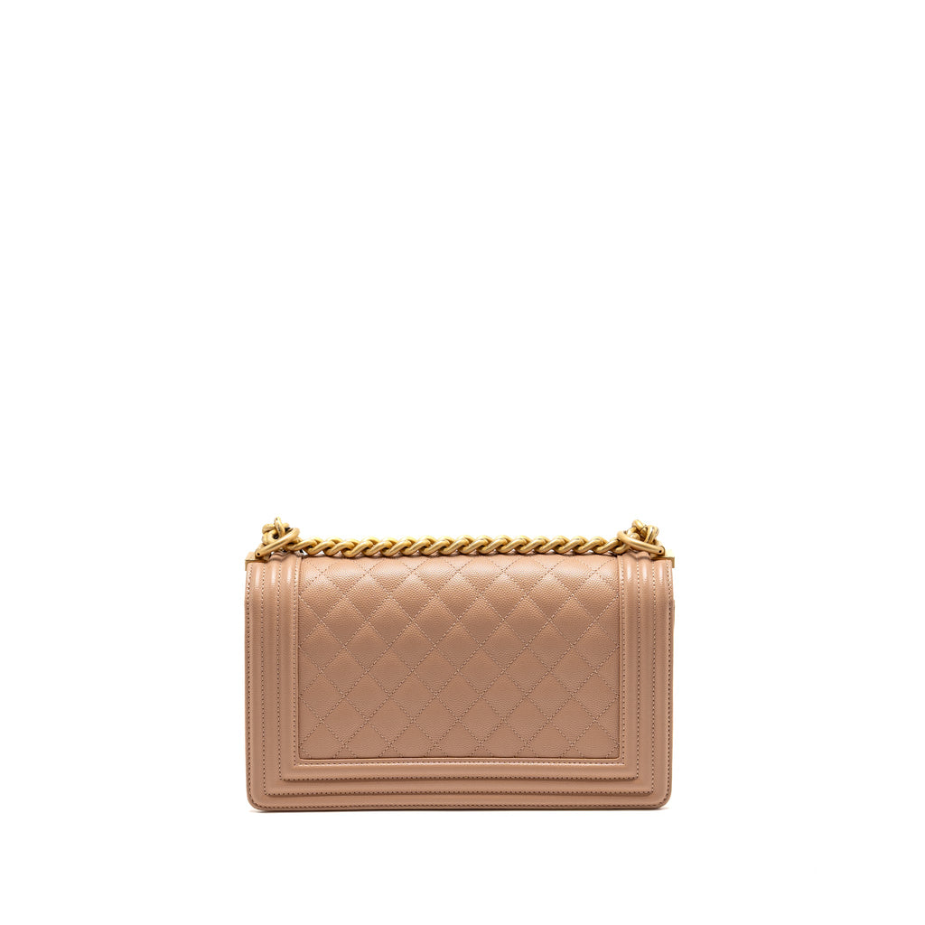 chanel-boy-bag-pink