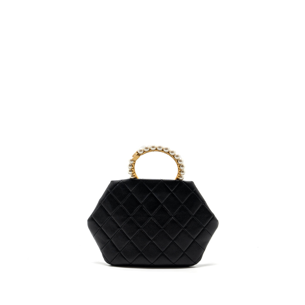 chanel-pearl-round-handle-evening-clutch-lambskin-black-ghw-microchip