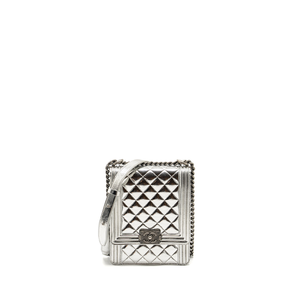chanel-boy-north-south-flap-bag-patent-silver-ruthenium-hardware