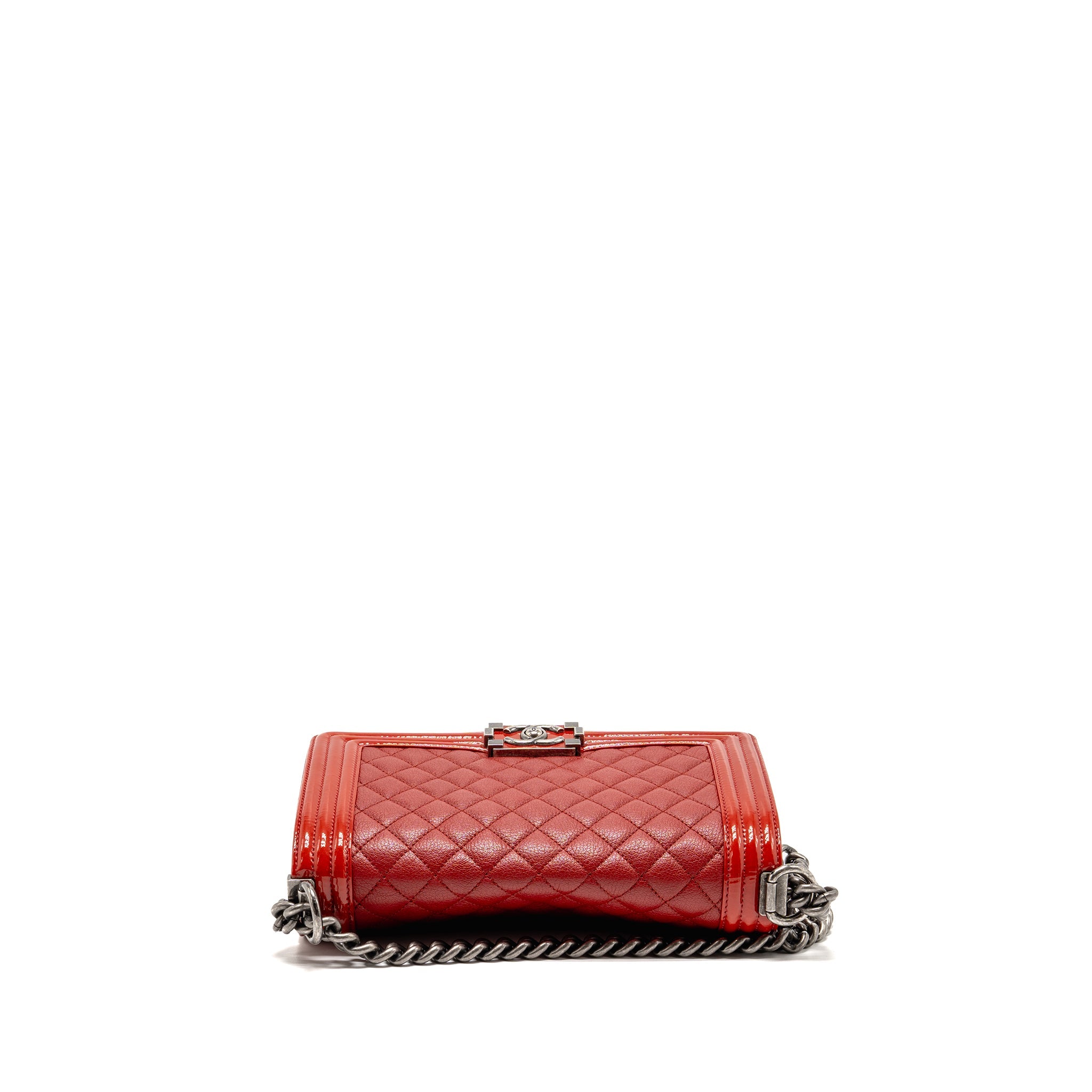 chanel-medium-boy-bag-calfskin-patent-red-ruthenium-silver-hardware