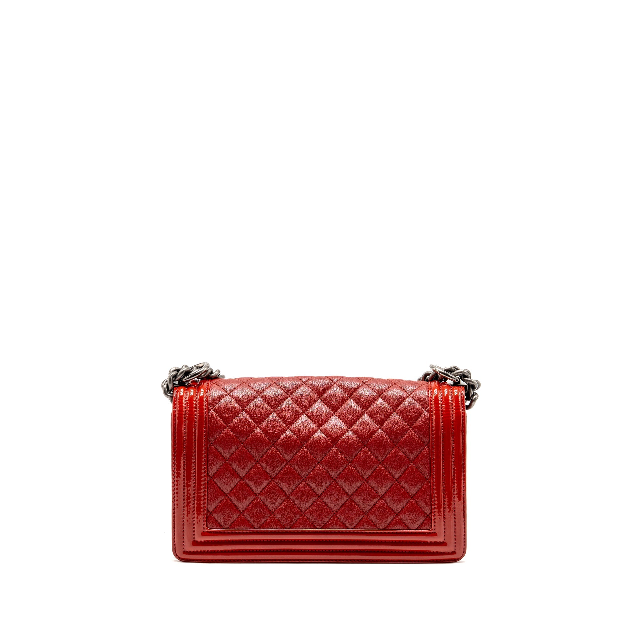 chanel-medium-boy-bag-calfskin-patent-red-ruthenium-silver-hardware