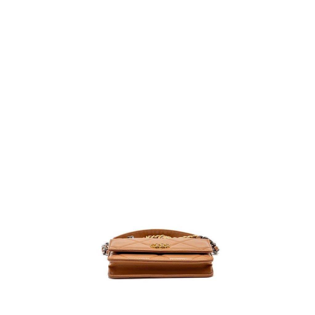 chanel-19-wallet-on-chain-lambskin-dark-beige-multicolour-hardware-microchip-copy
