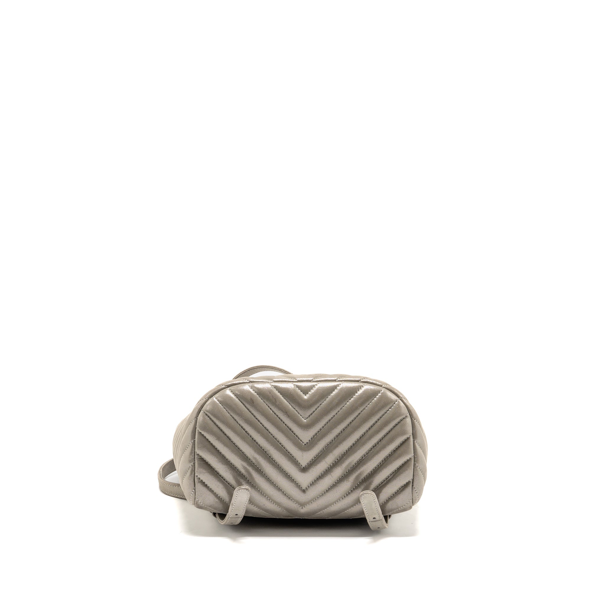chanel-small-urban-spirit-backpack-chevron-calfskin-iridescent-light-grey-ruthenium-hardware