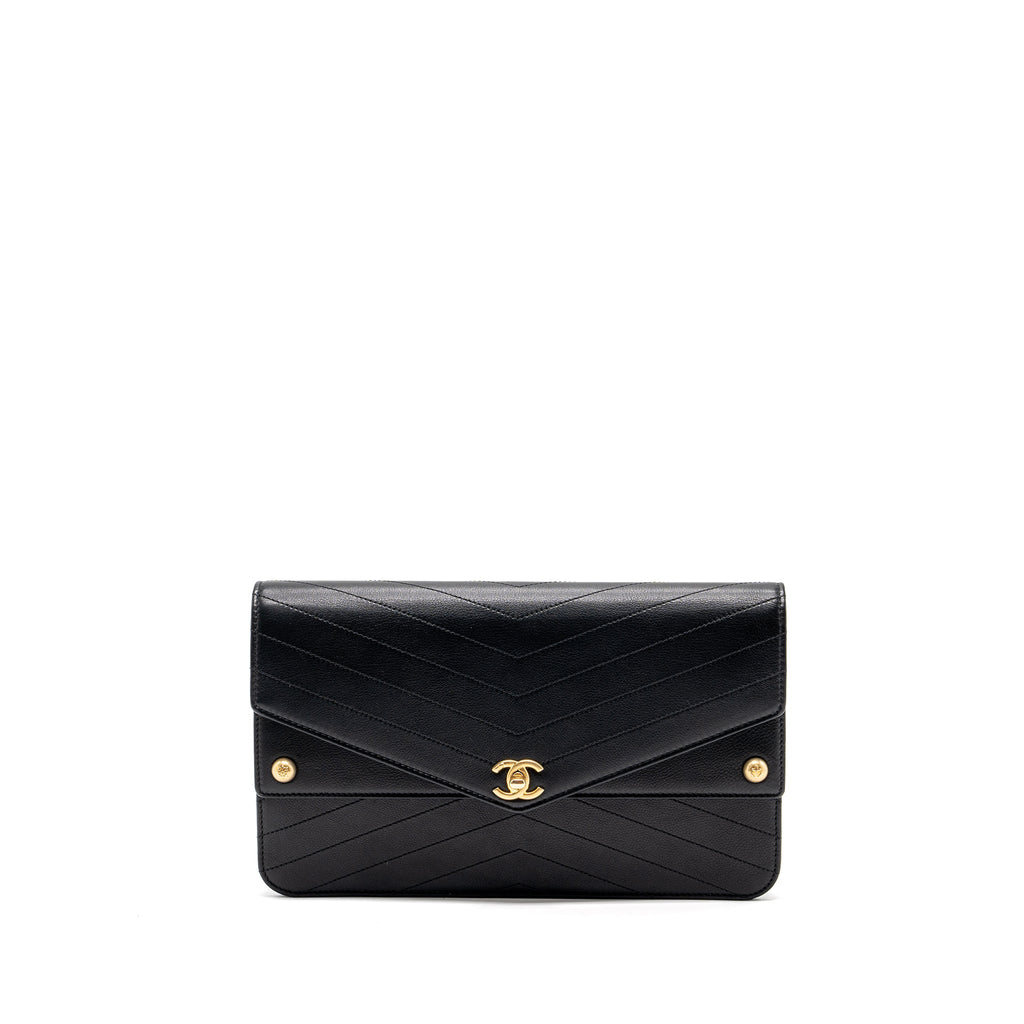 chanel-voyage-chevron-clutch-calfskin-black-ghw-copy