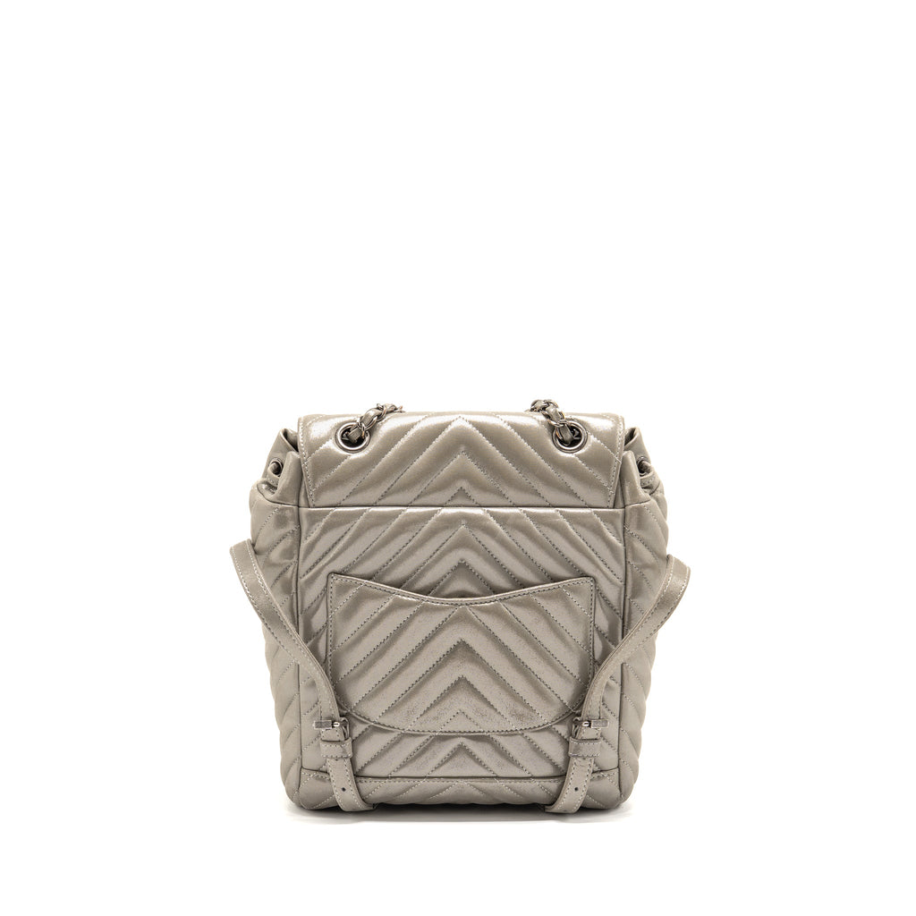 chanel-small-urban-spirit-backpack-chevron-calfskin-iridescent-light-grey-ruthenium-hardware