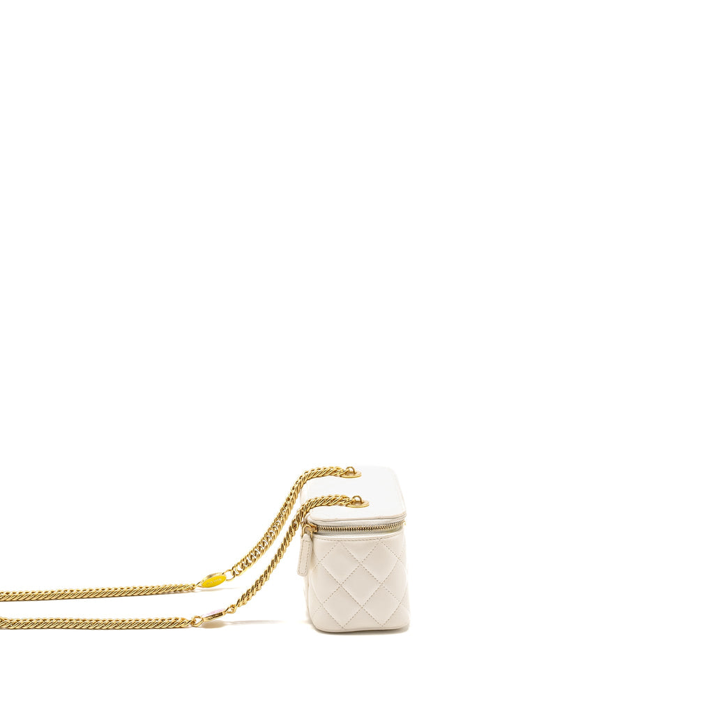 chanel-long-vanity-case-white