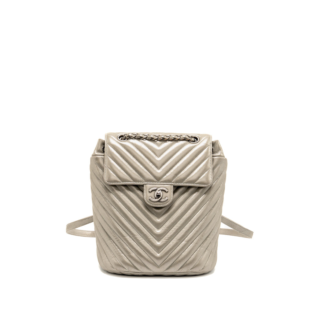 chanel-small-urban-spirit-backpack-chevron-calfskin-iridescent-light-grey-ruthenium-hardware