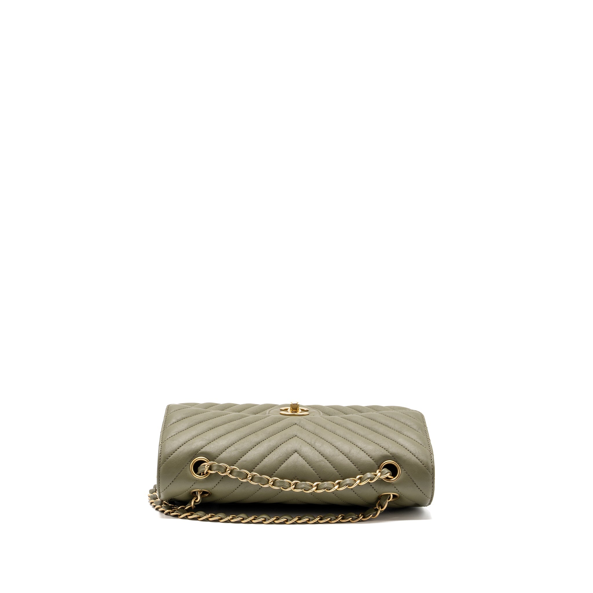 chanel-medium-classic-double-flap-bag-calfskin-chevron-green-ghw