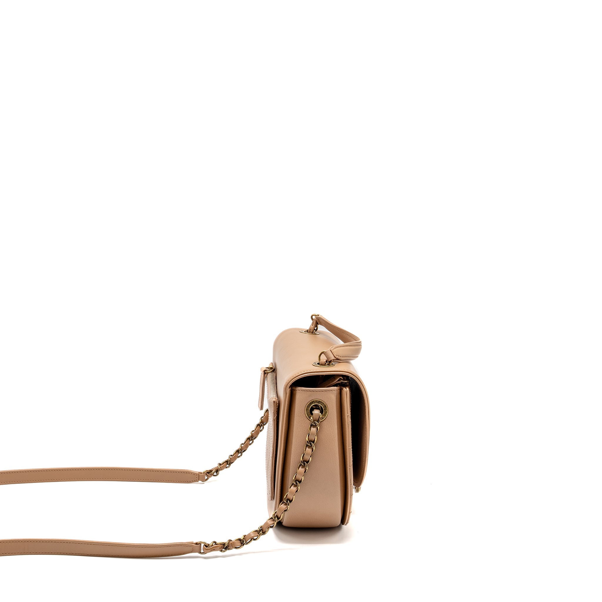 chanel-coco-curve-flap-bag-calfskin-beige-ruthenium-hardware