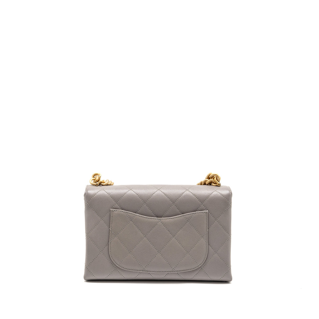 chanel-quilted-flap-bag-with-chain-handle-caviar-grey-ghw-microchip