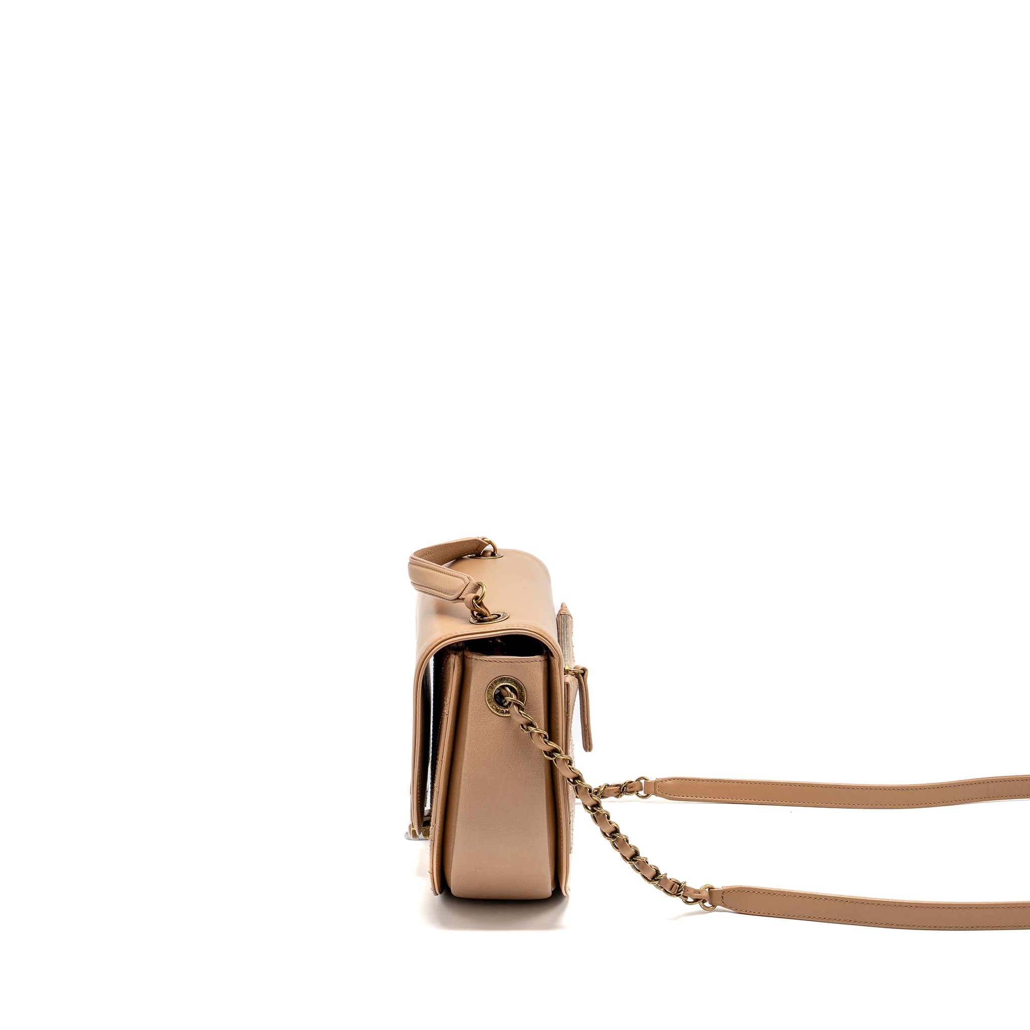 chanel-coco-curve-flap-bag-calfskin-beige-ruthenium-hardware